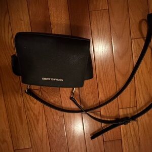 Michael Kors Elegant Black Shoulder Bag